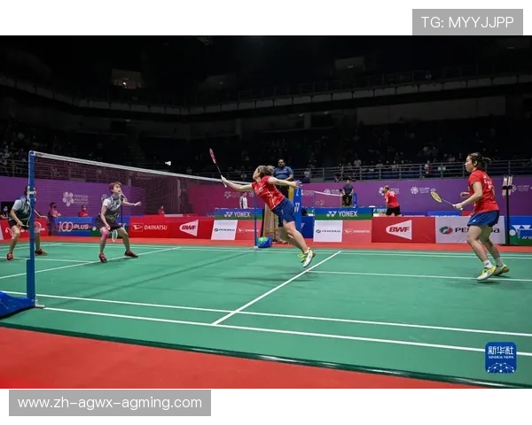 羽毛球女球手展现坚韧与风采 力压群雄书写体育传奇 羽毛球女球手展现坚韧与风采 力压群雄书写体育传奇